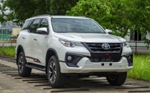 Toyota Fortuner TRD 2.7AT 4x2