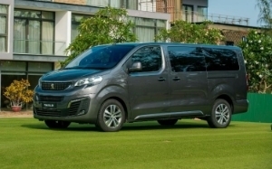 Peugeot Traveller Premium