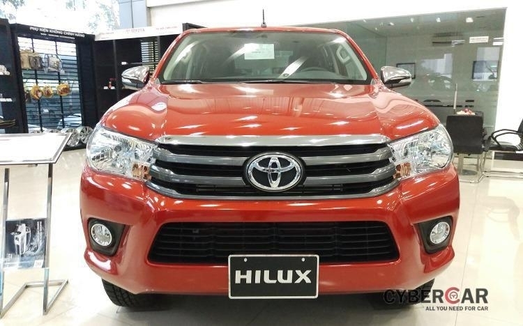 Toyota Hilux 2.4 4x4 MT