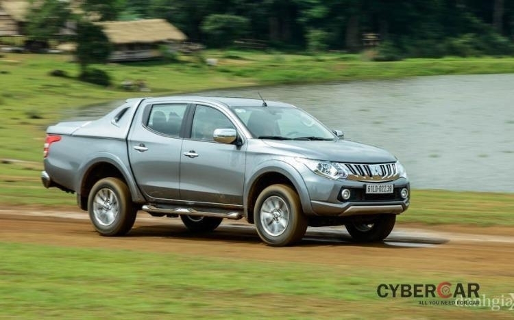 Mitsubishi Triton 4x4 AT