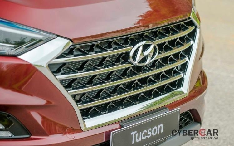 Hyundai Tucson 2.0L (tiêu chuẩn)