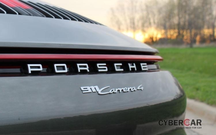 Porsche 911 Carrera 4