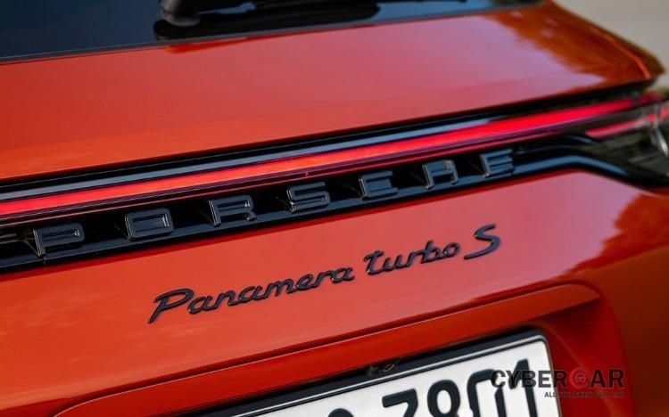 Porsche Panamera Turbo S Sport Turismo