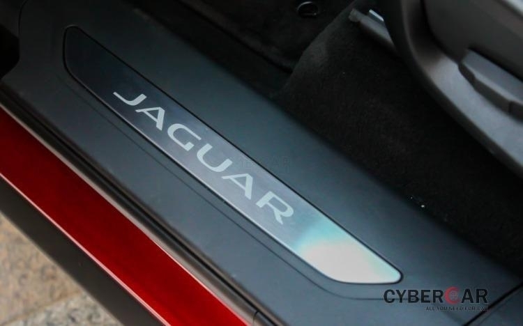 Jaguar F-Pace Pure