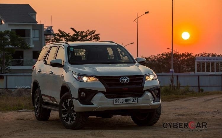 Toyota Fortuner TRD 2.7AT 4x2