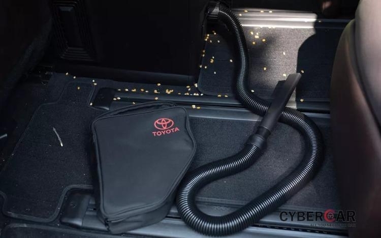 Toyota Sienna Hybrid Platium