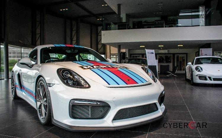 Porsche Cayman GT4