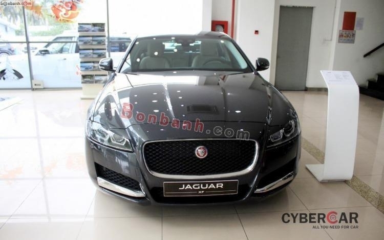 Jaguar XF Pure