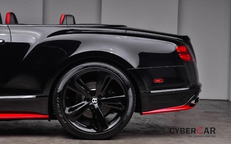 Bentley Continental GT Speed Convertible Black Edition