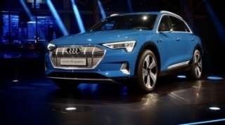 Đánh giá nhanh Audi e-tron: Hiện đại nhưng không “hại điện”