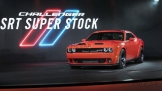 Dodge Challenger SRT Super Stock 2021 trình làng với sức mạnh ngang hypercar - 807 mã lực