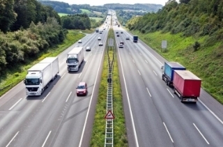 Dừng đỗ xe khẩn cấp trên đường cao tốc sao cho an toàn?
