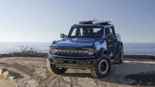 Ford Bronco Riptide dành cho dân đam mê du lịch địa hình và lướt sóng