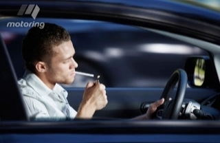 Hút thuốc lá trên xe - hậu quả khó lường