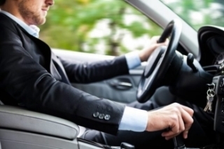 Kinh nghiệm lái xe số tự động: Những nguyên tắc đảm bảo an toàn cho tài xế mới