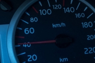 Lái xe chậm giúp tiết kiệm nhiên liệu?
