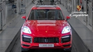 Porsche Cayenne cán mốc một triệu chiếc với chiếc GTS màu đỏ Carmine