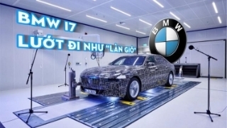 Sedan chạy điện hạng sang BMW i7 vẫn “im như tờ” lướt đi trong không khí, bất chấp thân xe vuông như gạch