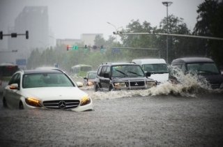 Thủy kích là gì và cách xử lý khi xe ngập nước