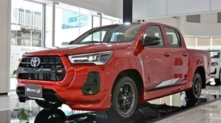 Toyota Hilux GR Sport 2021 trình làng tại Đông Nam Á với phiên bản gầm cao và gầm thấp