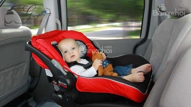 10 lời khuyên từ chuyên gia để trẻ ngồi an toàn trong xe