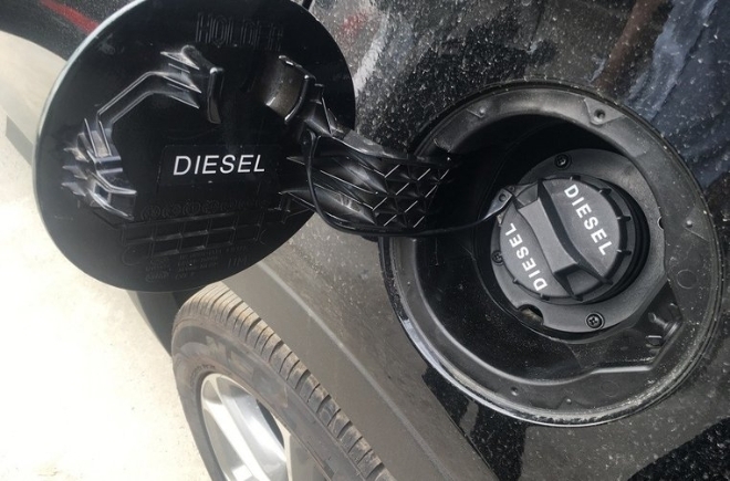 5 Cách dễ dàng nhận biết giữa ô tô chạy xăng và ô tô chạy dầu