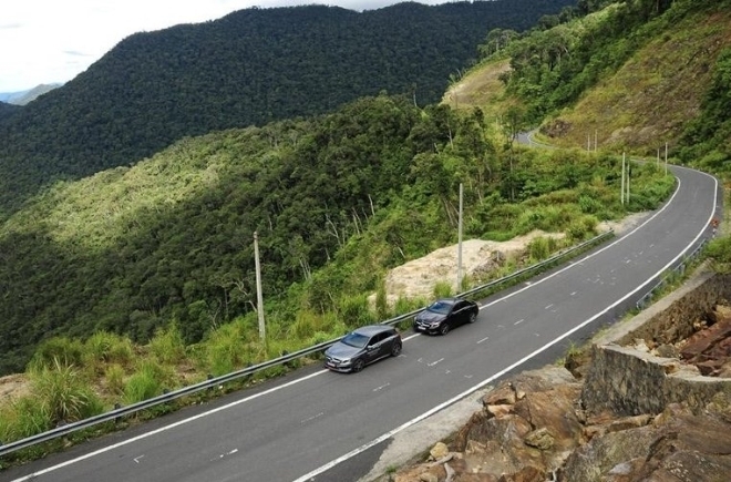 5 kinh nghiệm lái xe ô tô an toàn trên đường đồi núi hiểm trở