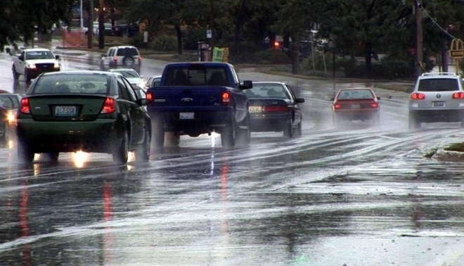 5 mẹo lái xe giúp phòng tránh tai nạn trong thời tiết xấu