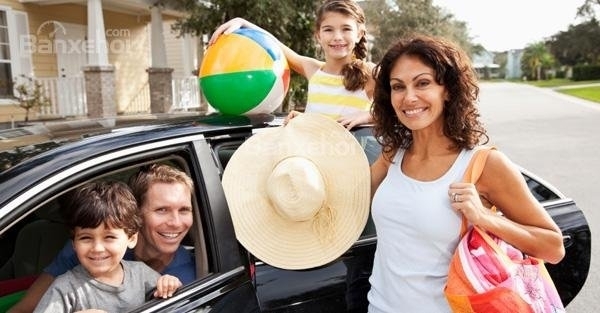 6 lời khuyên an toàn cho cha mẹ khi có trẻ nhỏ trên xe ô tô