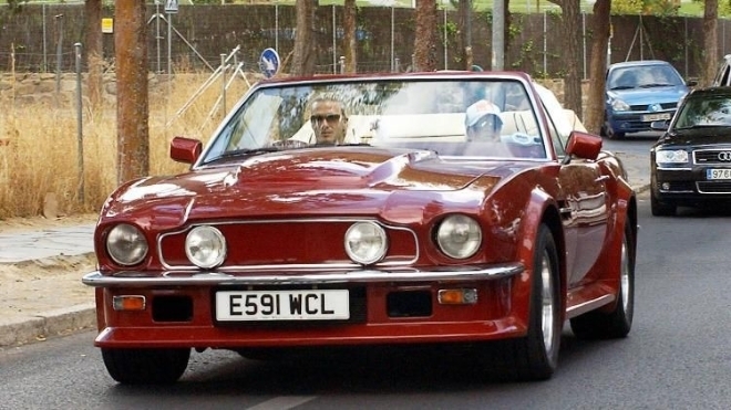 Aston Martin V8 Vantage Volante 1988 của David Beckham đang được bán với mức giá 550.000 USD