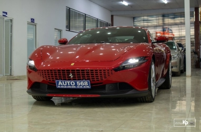 Cận cảnh xe Ferrari Roma màu đỏ Rosso 'độc nhất' Việt Nam, nhiều điểm khác biệt với chiếc đầu tiên