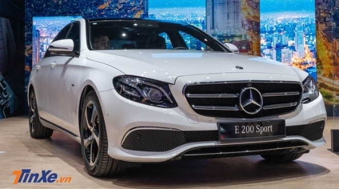 Chênh lệch gần 200 triệu đồng, Mercedes-Benz E 200 Sport 2019 khác gì với phiên bản tiêu chuẩn?