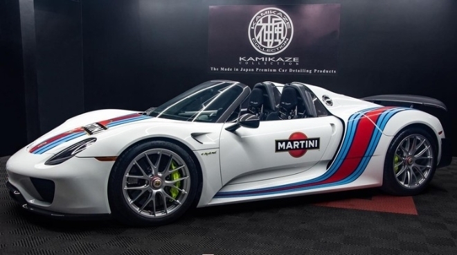 Chiêm ngưỡng Porsche 918 Spyder với bộ cánh Martini của đại gia Philippines