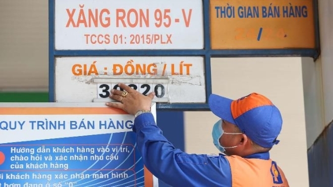 Chuyên gia VinaCapital dự báo giá xăng Việt Nam có thể tăng thêm 30% trong vài tháng tới