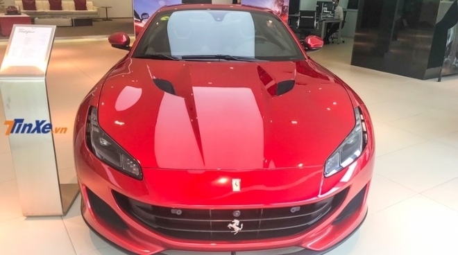 Đánh giá nhanh siêu xe mui trần Ferrari Portofino giá hơn 14 tỷ đồng tại Singapore