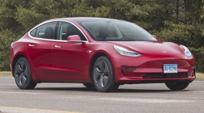 Đánh giá Tesla Model 3: Hệ thống phanh kém hiệu quả và khó điều khiển