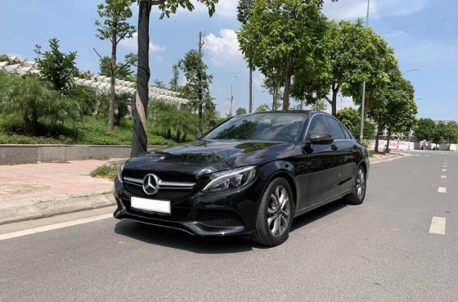 Đi 5 năm, Mercedes-Benz C200 2015 rao bán giá ngang Kia Optima