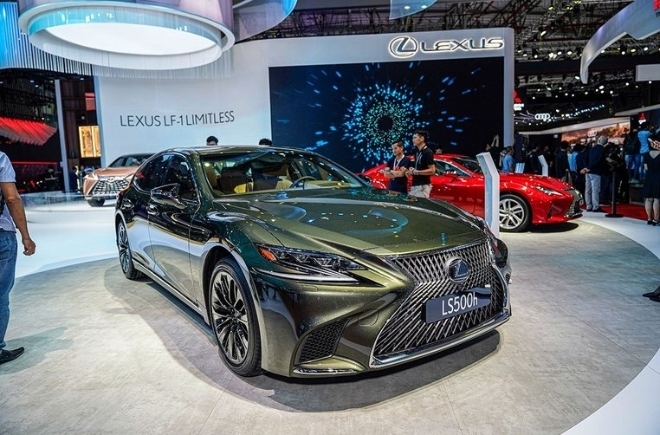 Giá lăn bánh xe Lexus LS 2020: Tăng mạnh so với năm 2019