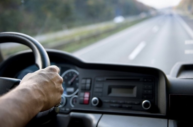 Kinh nghiệm lái xe đường dài an toàn dành cho các bác tài