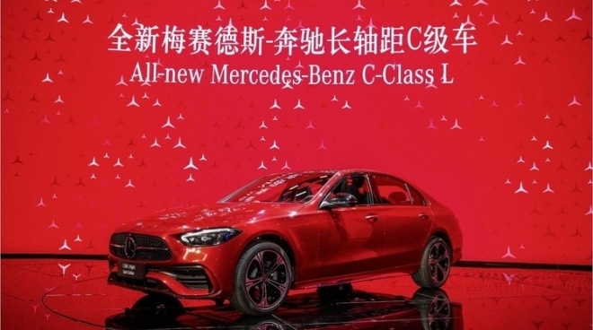 Mercedes-Benz ra mắt sedan hạng sang C-Class L phiên bản mới với hàng ghế sau rộng rãi và sang trọng hơn