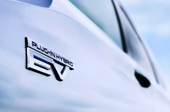 Mitsubishi Outlander PHEV thế hệ mới hứa hẹn sẽ mạnh mẽ và có pin lớn hơn