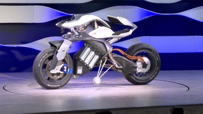 Mô tô trí tuệ nhân tạo Yamaha Motoroid sắp xuất hiện tại Việt Nam