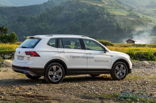 Nhập khẩu nguyên chiếc từ Đức, Volkswagen Tiguan Allspace 2019 mới có giá lăn bánh bao nhiêu?