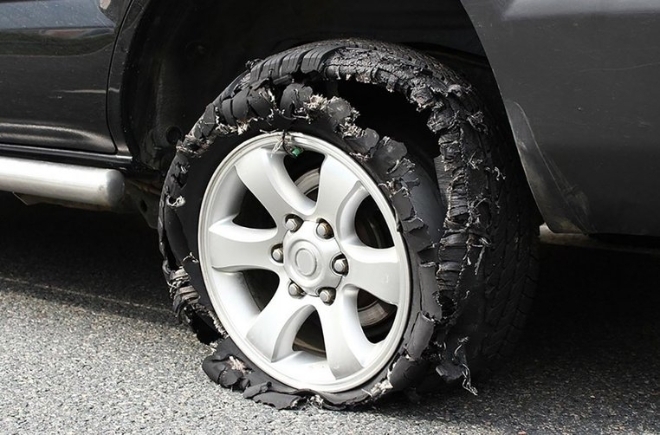 Những nguyên tắc quan trọng phòng tránh nổ lốp xe hơi vào mùa hè