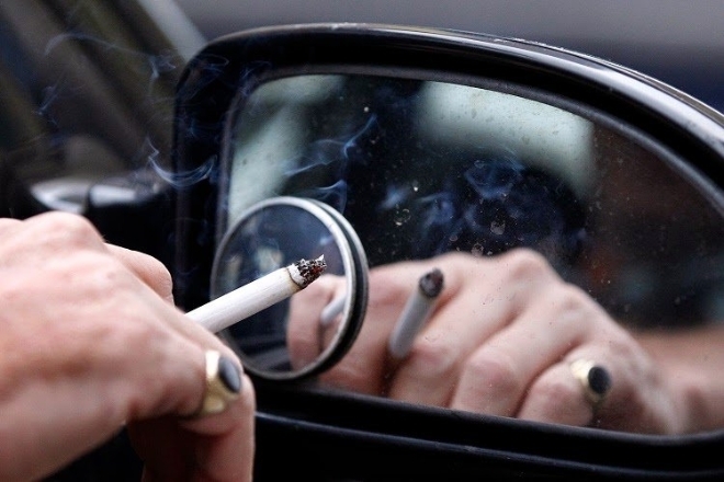 Những phụ kiện ô tô tốt nhất dành cho tài xế hút thuốc lá