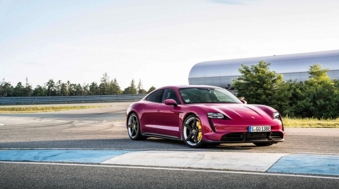 Porsche Taycan 2022 được bổ sung 63 màu sắc mới, thêm tính năng đỗ xe tự động hoàn toàn