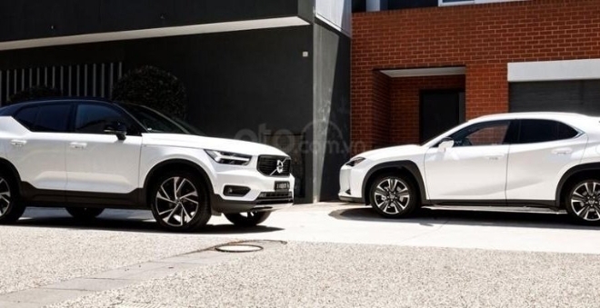 So sánh xe Lexus UX200 và Volvo XC40 2019