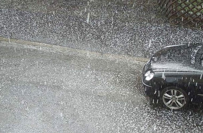 Tổng hợp mẹo lái xe an toàn trong thời tiết mưa giông sấm sét
