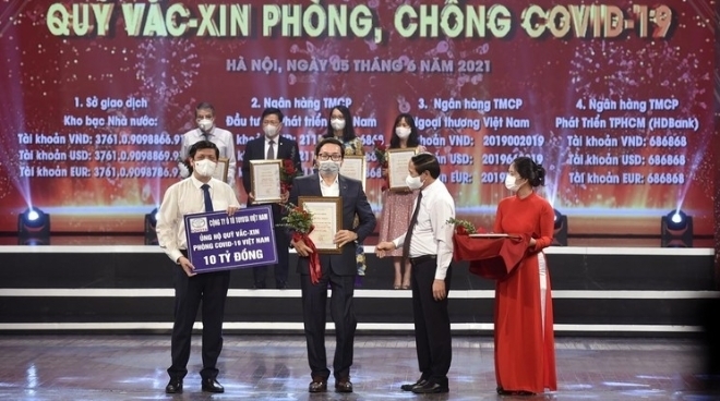 Toyota Việt Nam ủng hộ 10 tỷ đồng cho Quỹ Vắc-xin phòng Covid-19