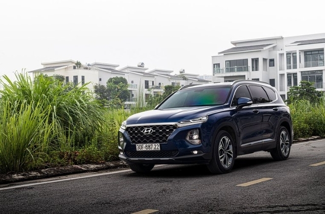 Vừa ra mắt Hyundai Santa Fe 2021, xe cũ đã giảm cả trăm triệu đồng